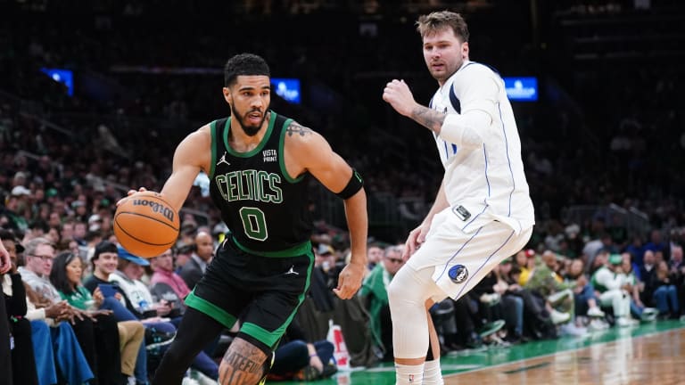 Tatum vence a Doncic en el duelo de MVPs y los Celtics alcanzan 10 victorias consecutivas.